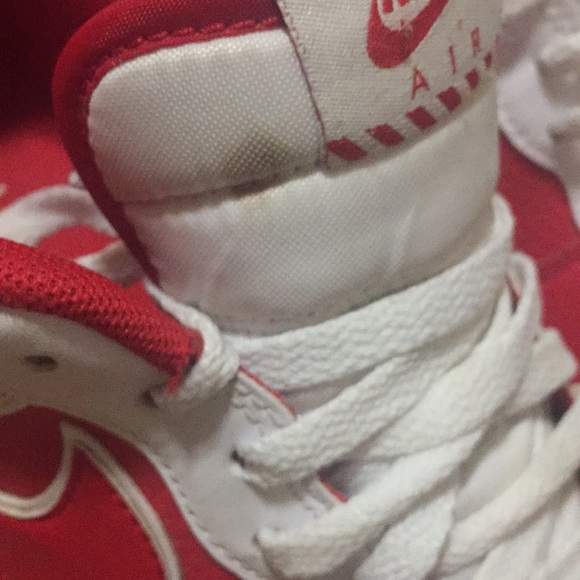 Red and white AF1s - Picture 3 of 5